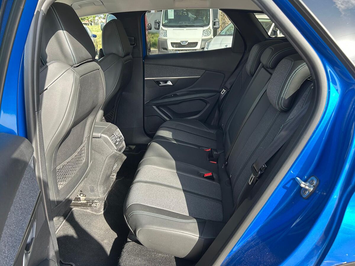 PEUGEOT 3008 ALLURE 1.2. E-THP AUTO SPANISH LHD IN SPAIN ONLY 30000 MILES 2021